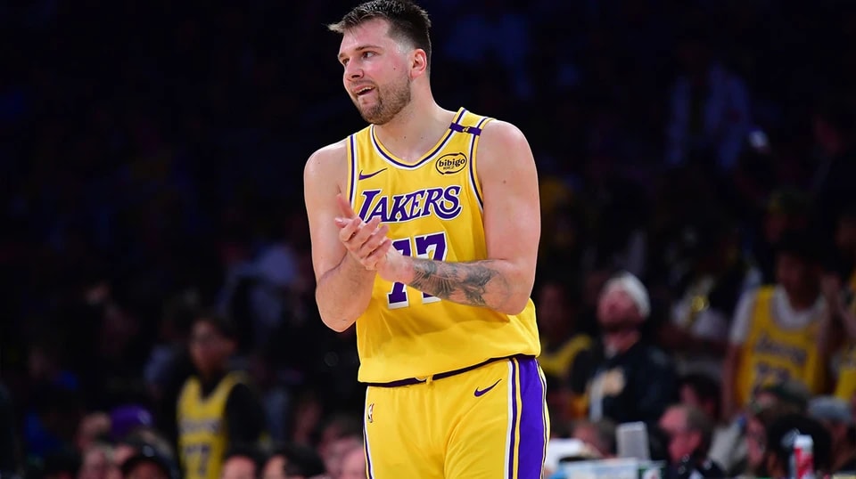 教练组, 体投入的担, 少在洛杉矶