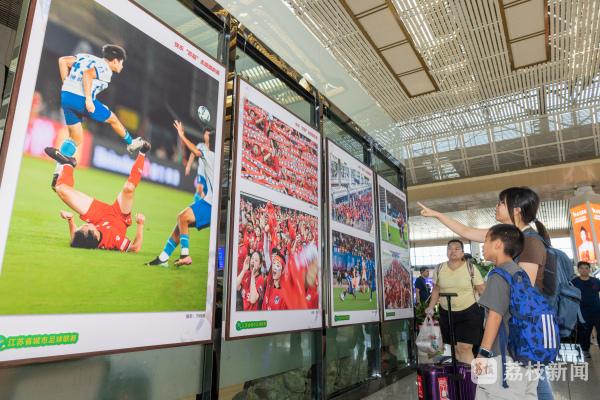 主题摄影展, 动吸引了众, div