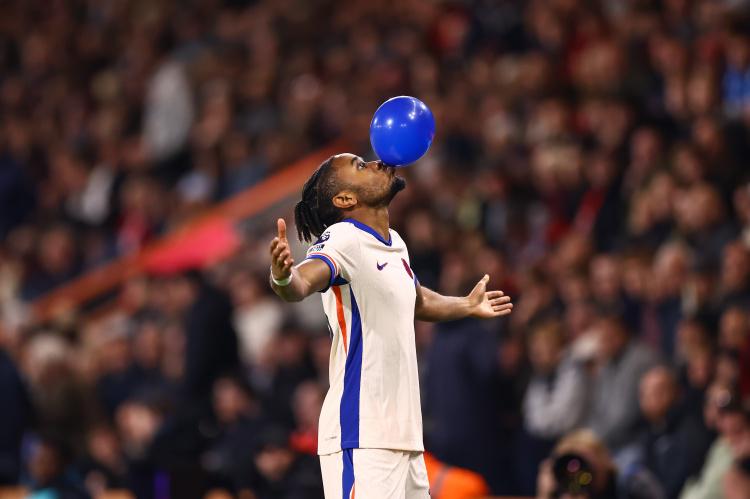 西蒙斯, 恩昆库将被