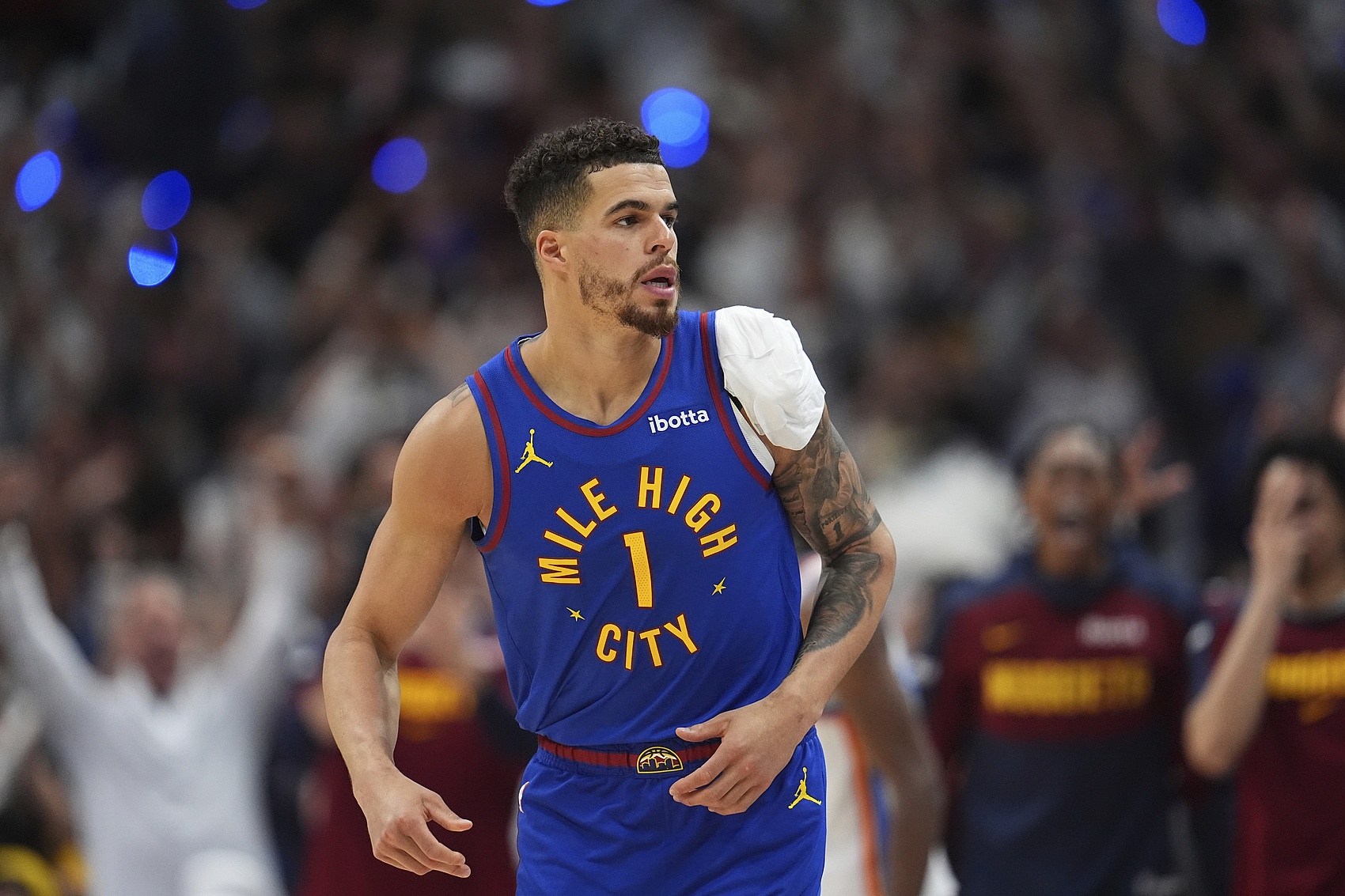 entit, 微舒服一点, 前都得给肩